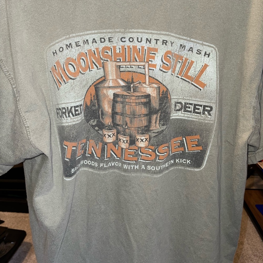 Vintage moonshine TN tee shirt